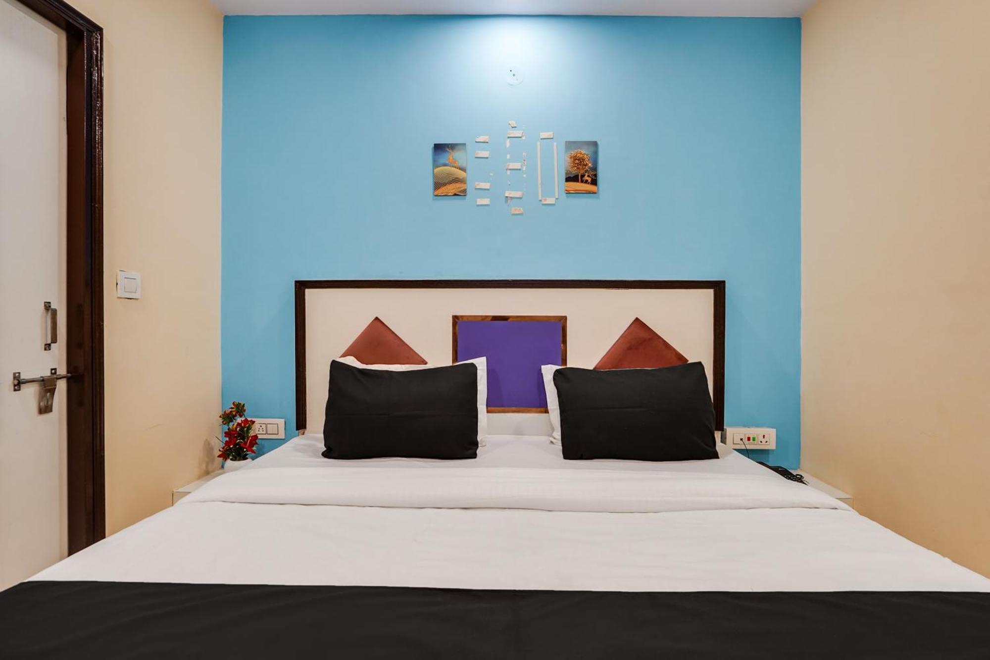 Super Hotel O Hotel Gold Star New Delhi Ngoại thất bức ảnh