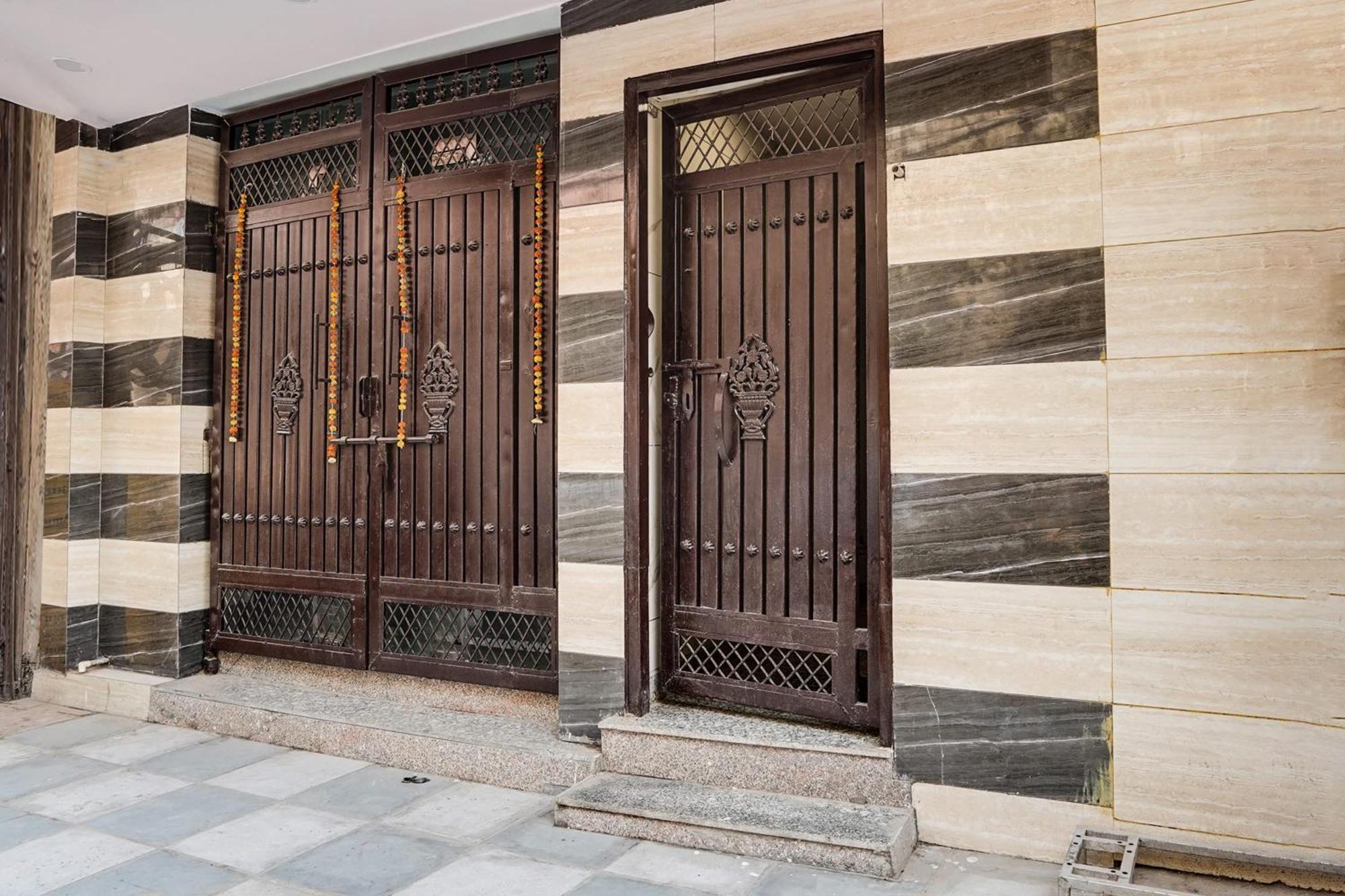 Super Hotel O Hotel Gold Star New Delhi Ngoại thất bức ảnh